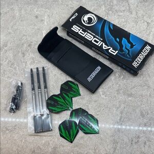 Redragon Darts Set with Flights. New in box